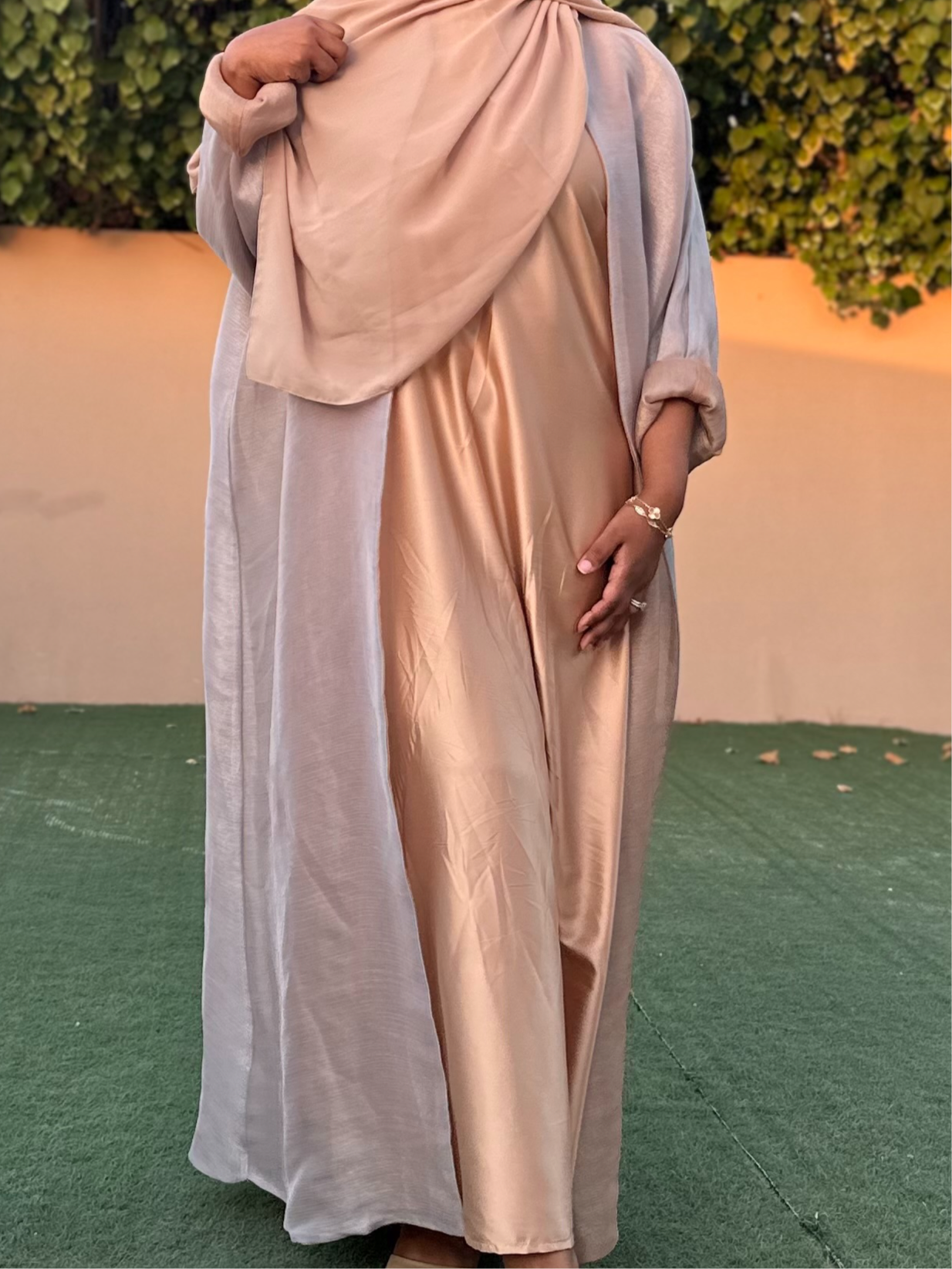 Amelia Abaya in Gold/Grey